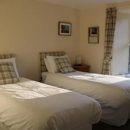Bed and breakfast Stores *